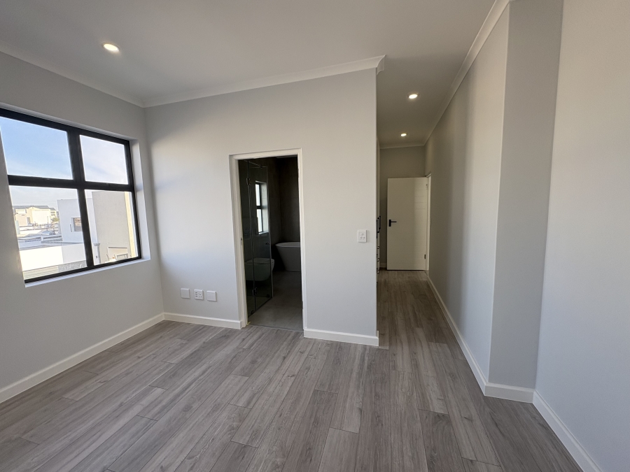 4 Bedroom Property for Sale in Sandown Western Cape